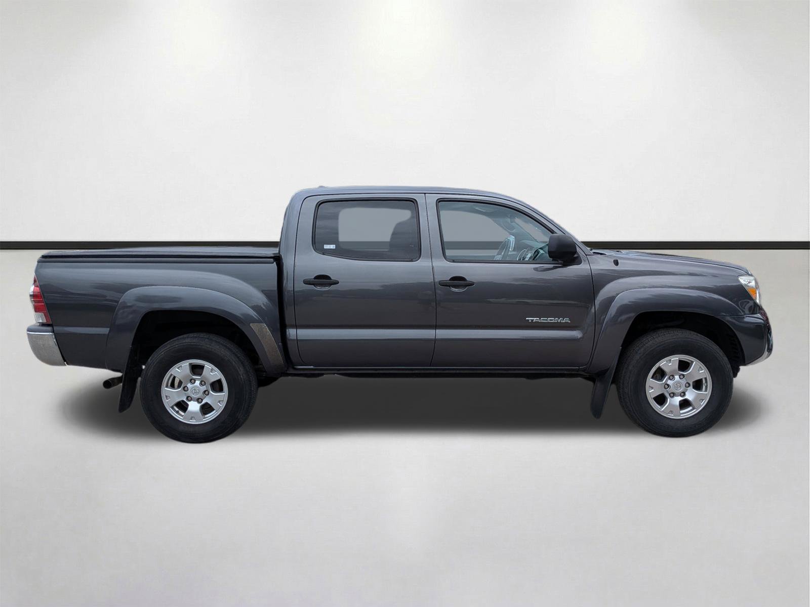 Used 2015 Toyota Tacoma PreRunner w/ SR5 Package RWD image 3