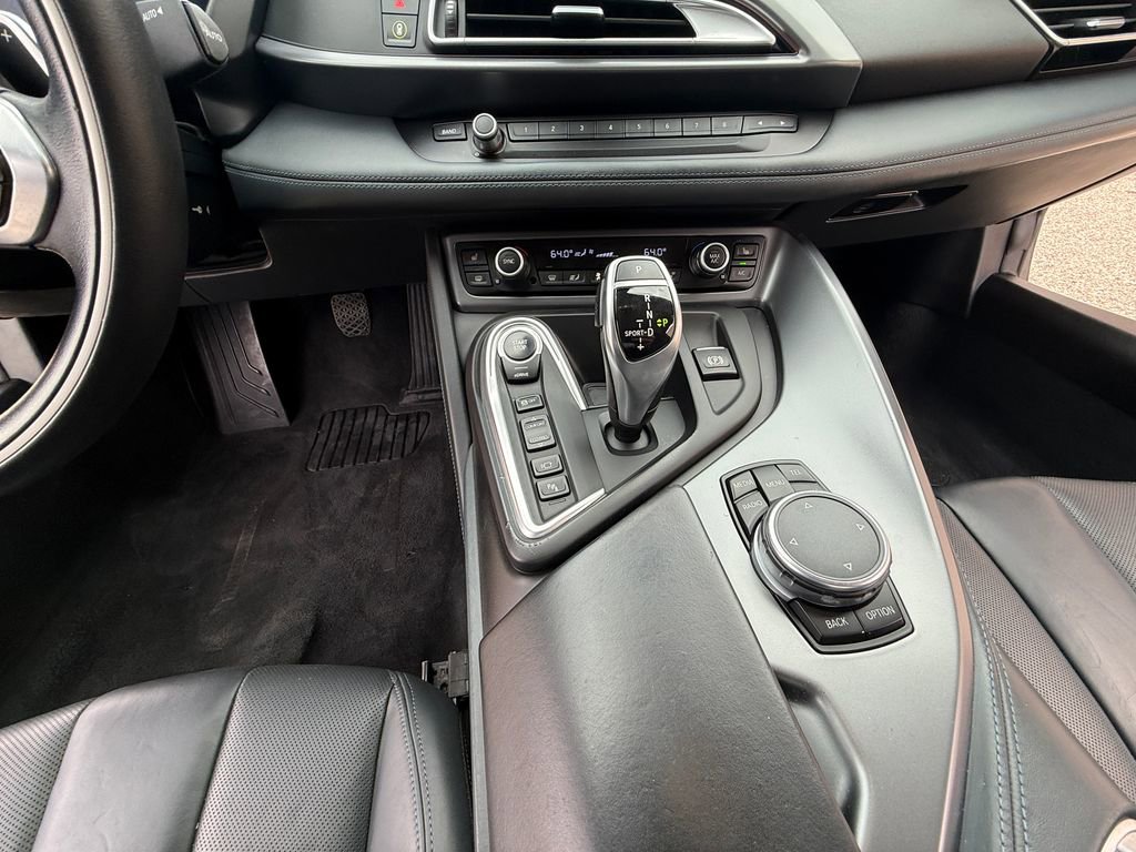 Used 2015 BMW i8 image 14