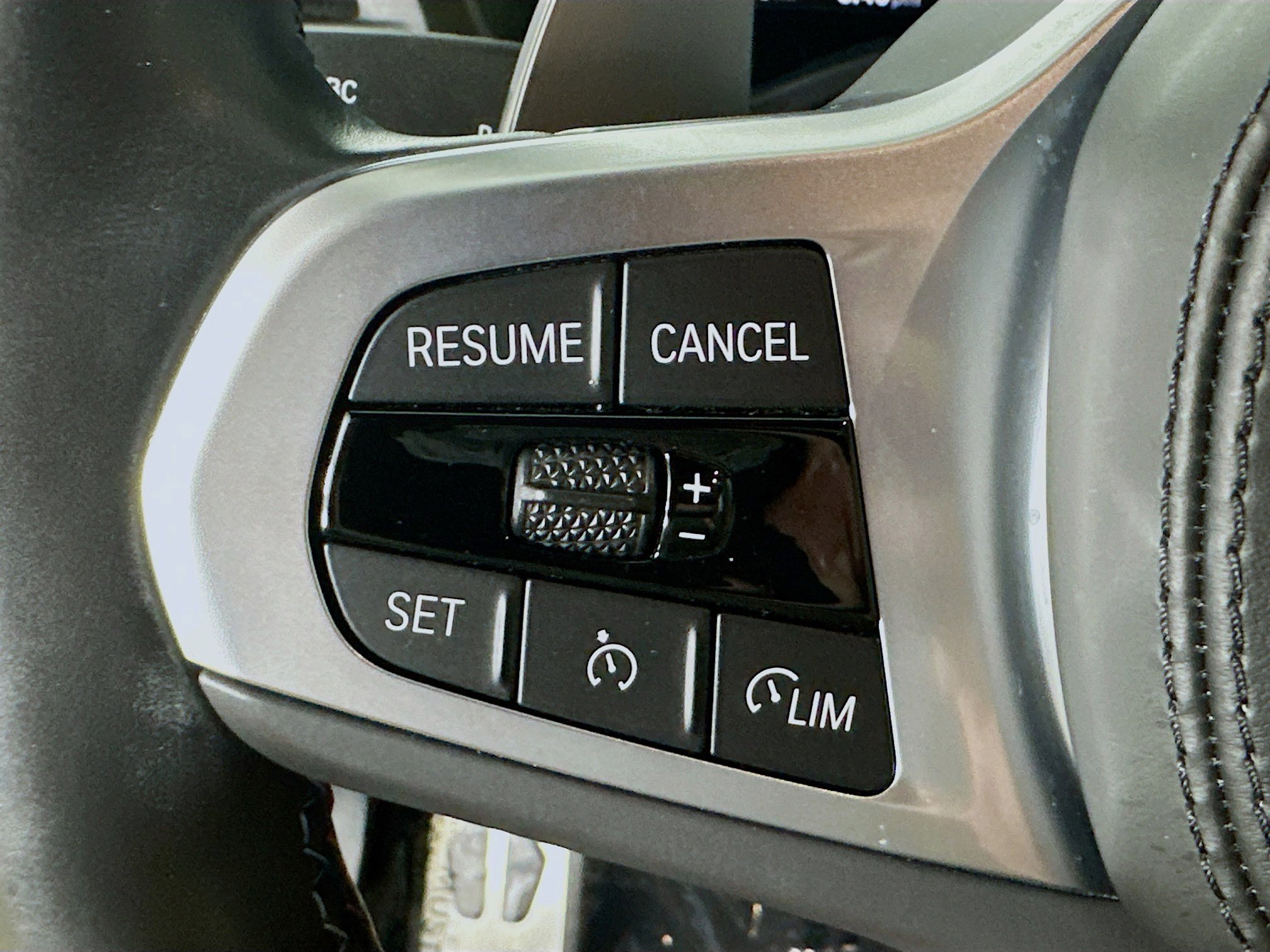 Used 2022 BMW X4 M40i w/ Parking Assistance Package image 12