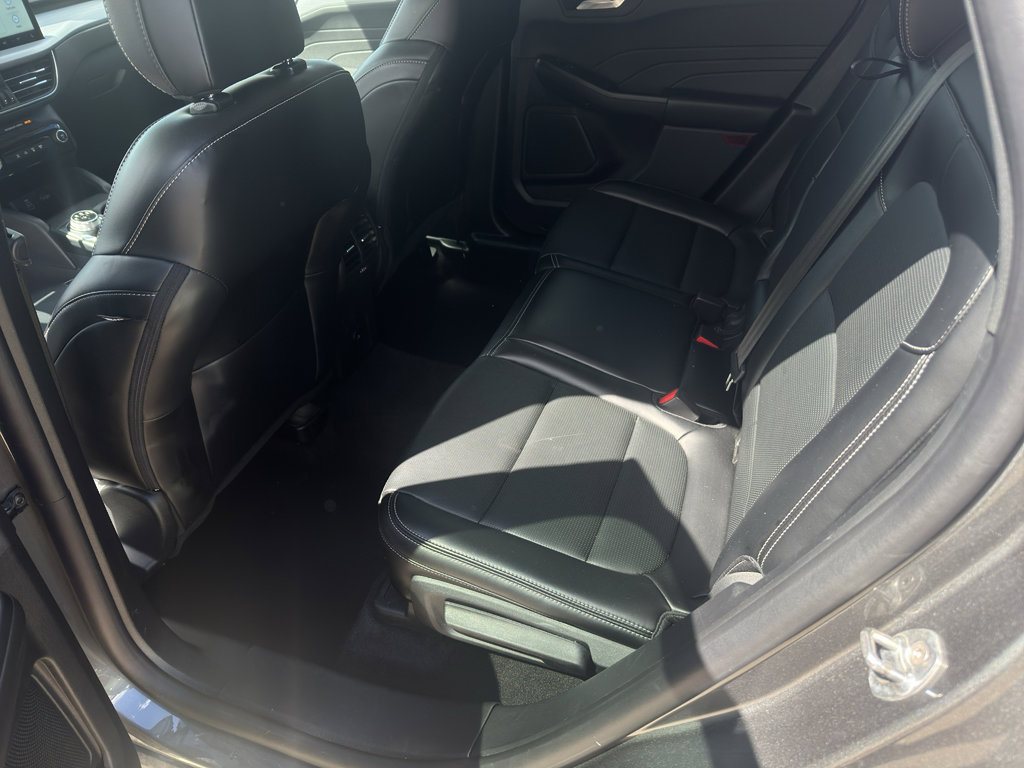 Used 2025 Ford Escape Platinum AWD/4WD image 28