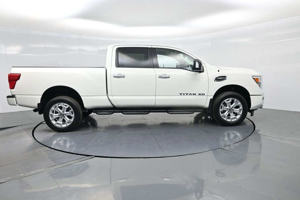 Used 2021 Nissan Titan SV w/ SV Convenience Package image 5