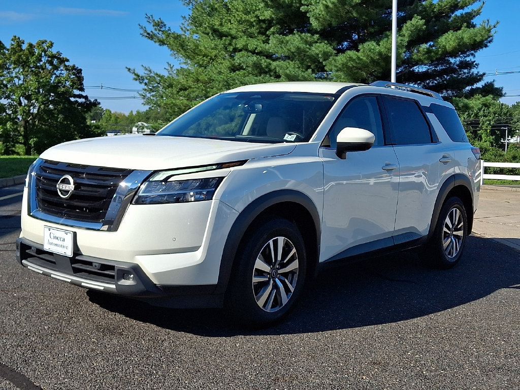 Used 2022 Nissan Pathfinder SL AWD/4WD image 5