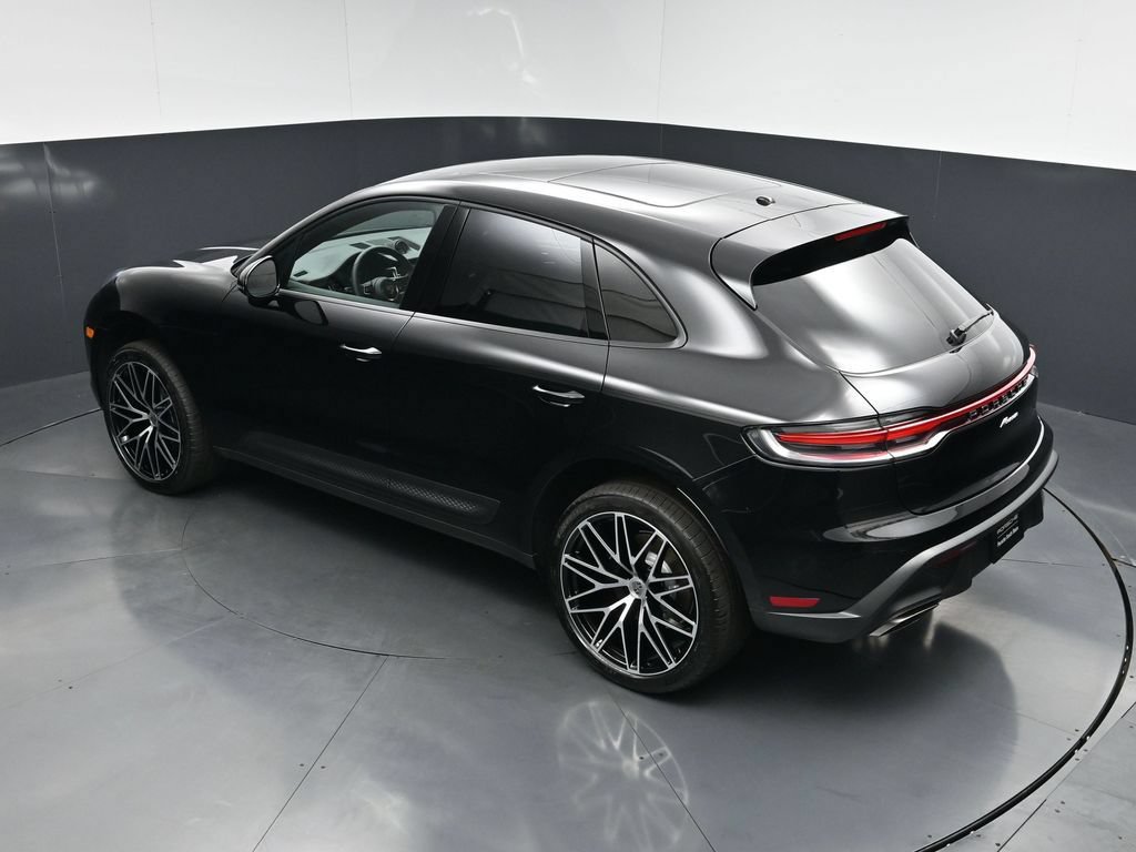 New 2026 Porsche Macan AWD/4WD image 16