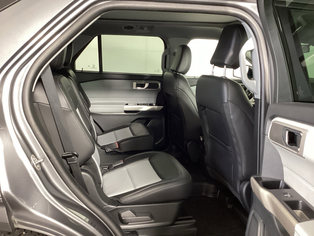 Used 2023 Ford Explorer XLT w/ Equipment Group 202A AWD/4WD image 12