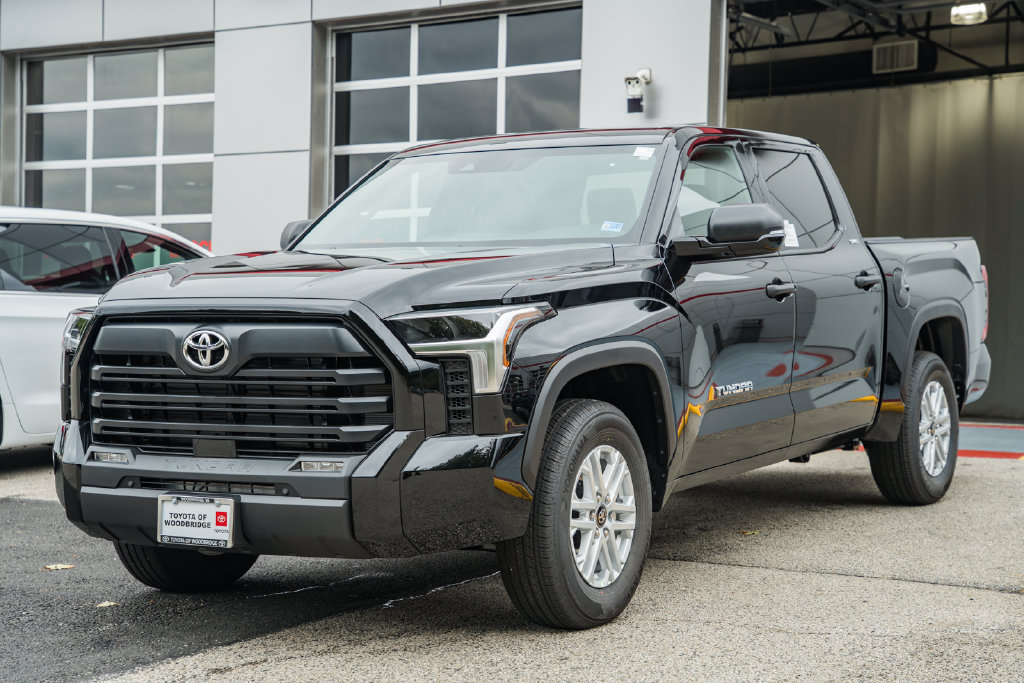 New 2026 Toyota Tundra SR5 w/ SR5 Convenience Package RWD image 3