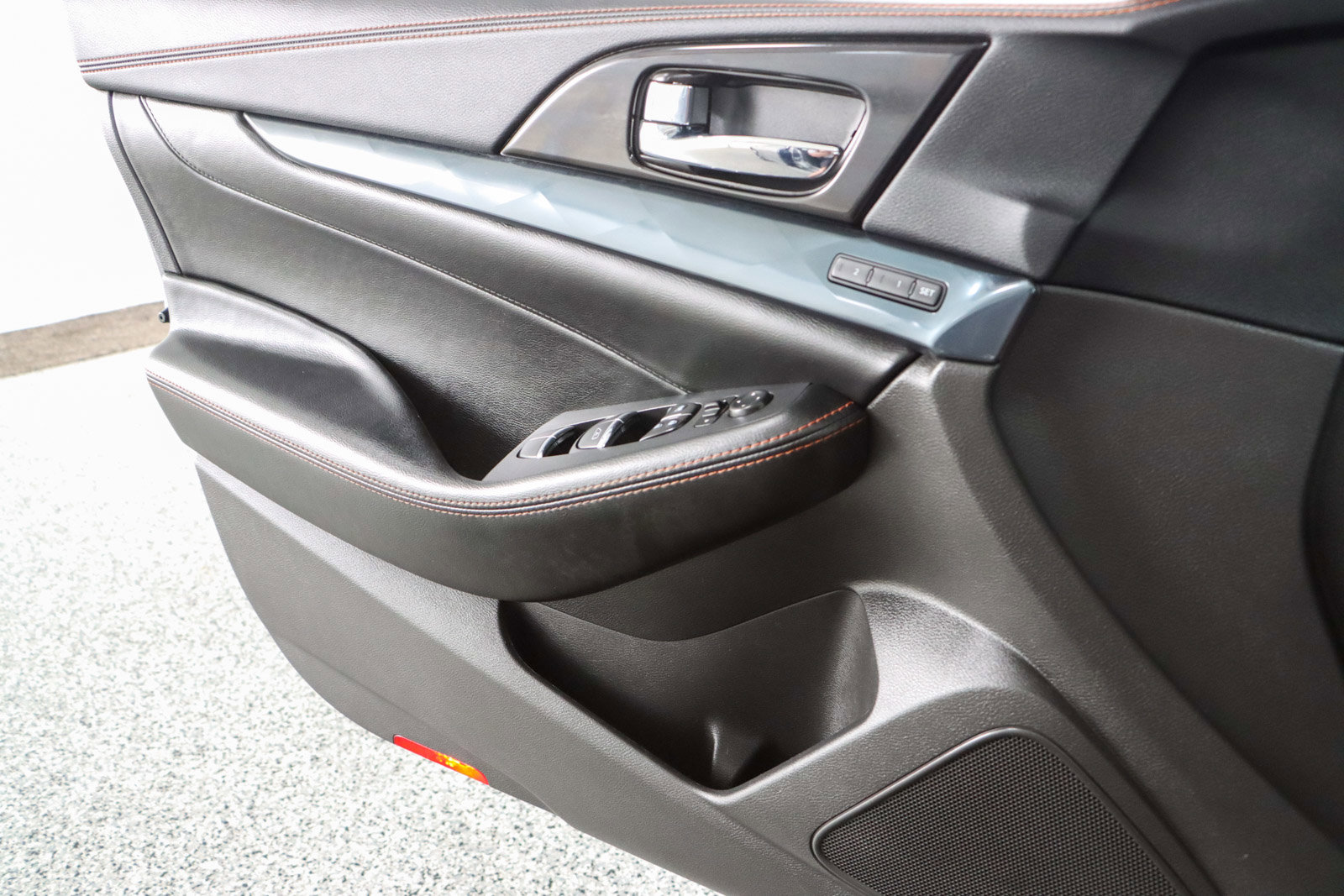 Used 2023 Nissan Maxima SR w/ Sport Mat Group FWD image 23