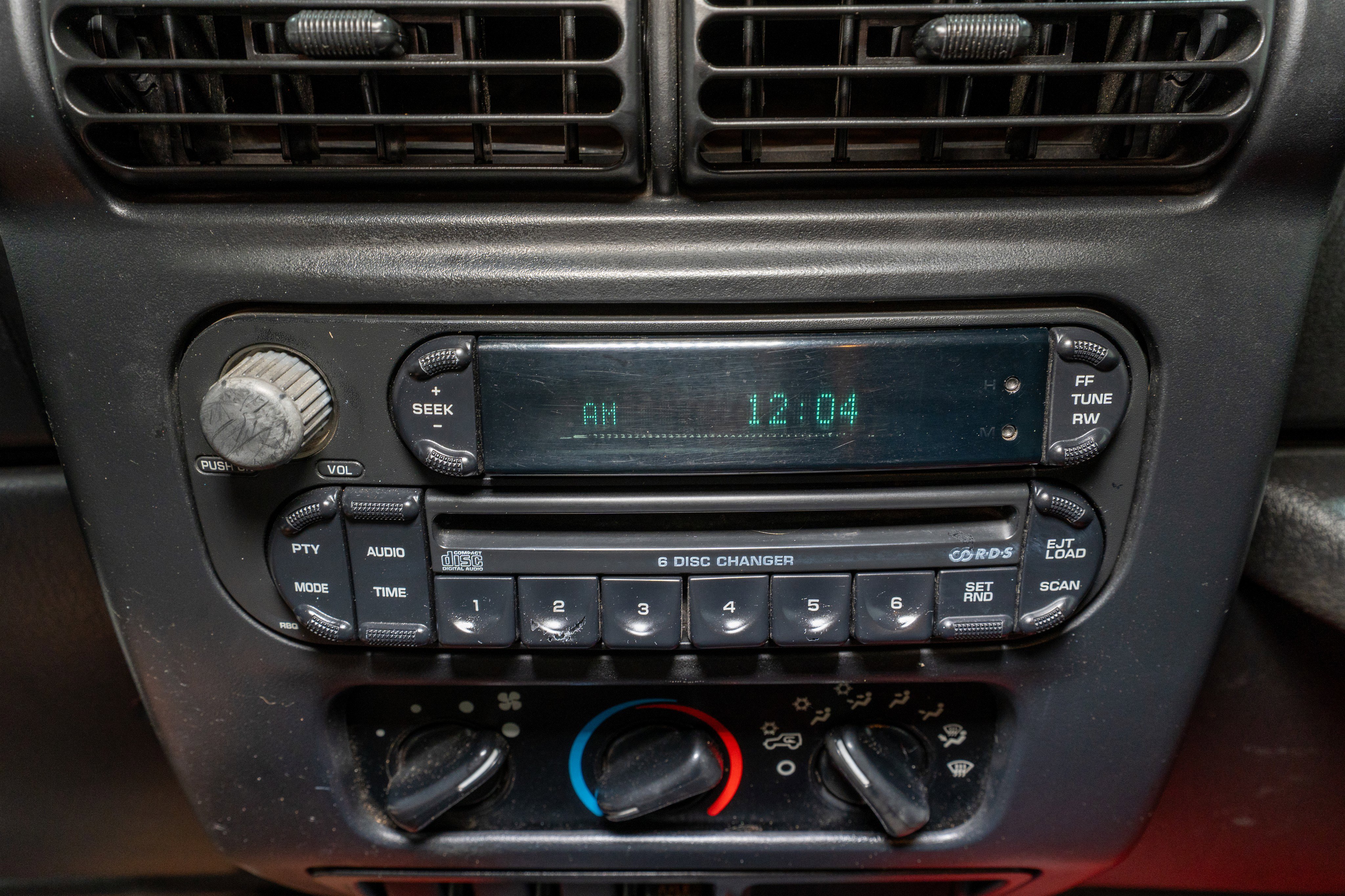 Used 2006 Jeep Wrangler Unlimited Rubicon w/ Security Group image 15