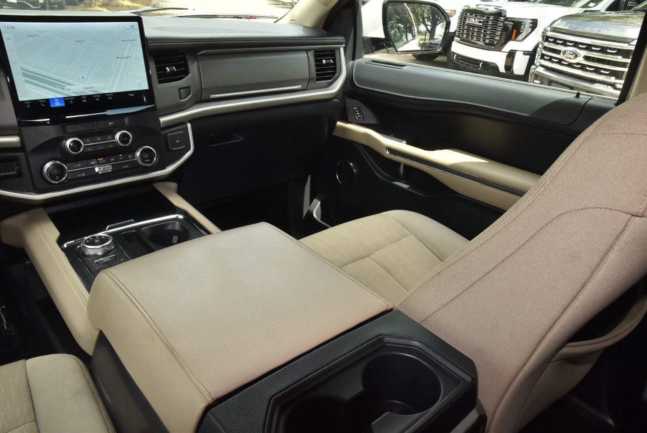 Certified 2022 Ford Expedition XLT RWD image 18