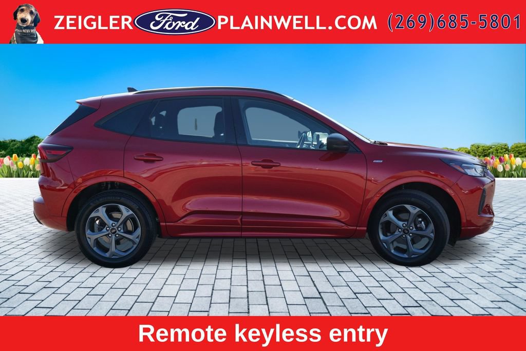 Used 2023 Ford Escape ST-Line w/ Tech Pack #1 AWD/4WD image 6