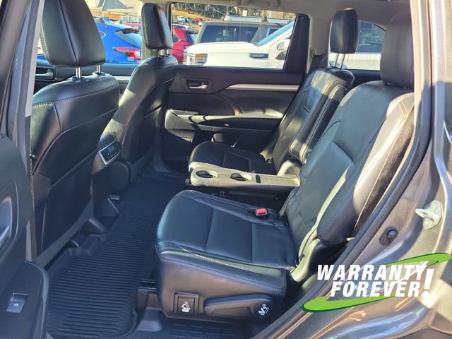 Used 2017 Toyota Highlander XLE image 16