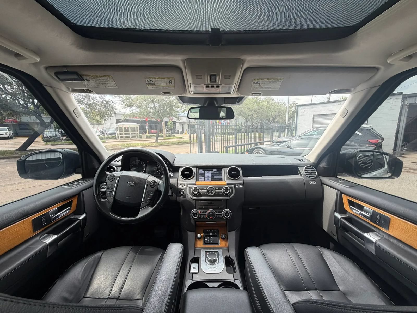 Used 2014 Land Rover LR4 HSE AWD/4WD image 18