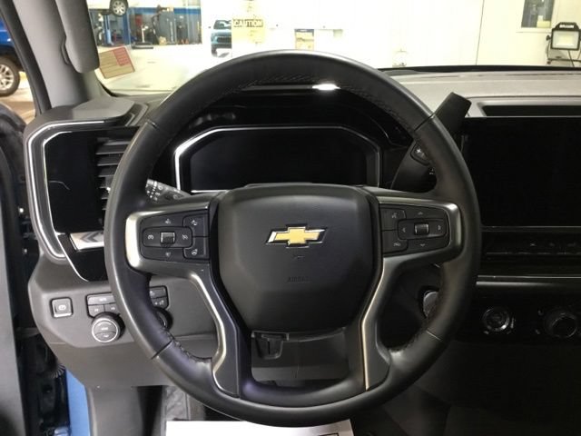 Used 2024 Chevrolet Silverado 1500 LT AWD/4WD image 27