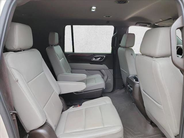 Used 2022 Chevrolet Suburban Z71 w/ Luxury Package AWD/4WD image 17