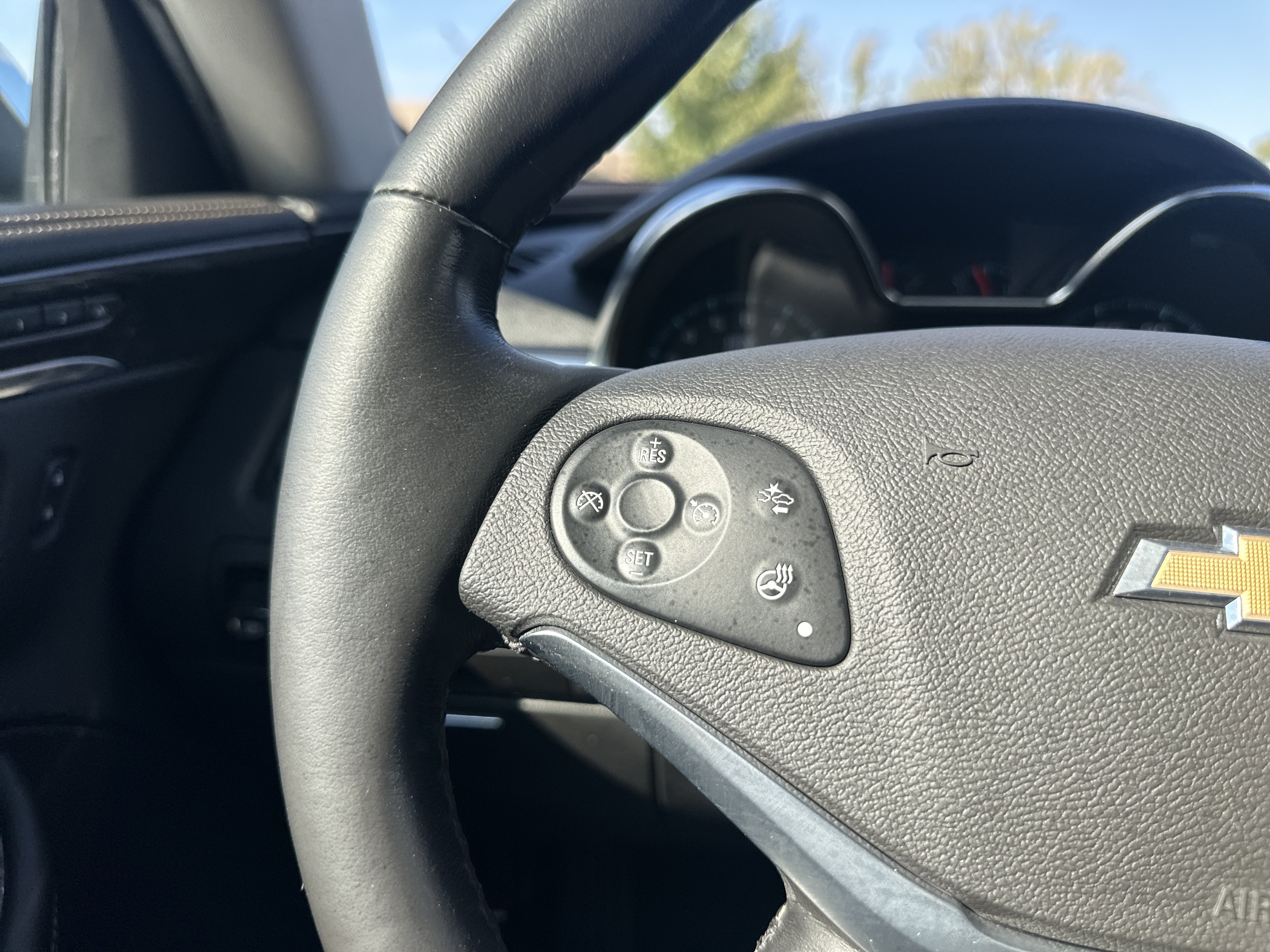 Used 2015 Chevrolet Impala LTZ FWD image 21