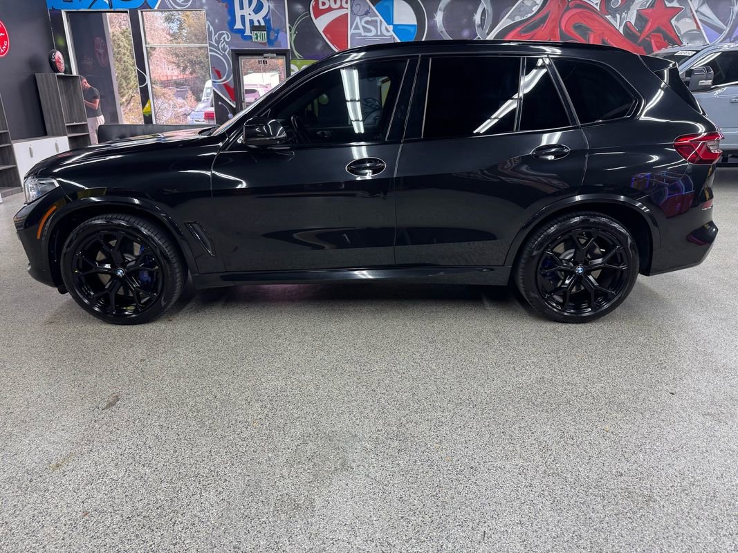 Used 2019 BMW X5 xDrive50i w/ M Sport Package image 2