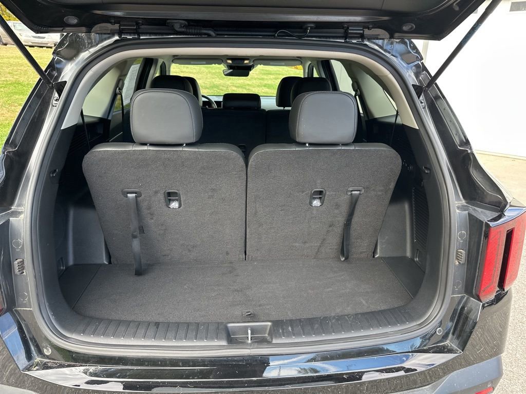 Certified 2025 Kia Sorento S image 27