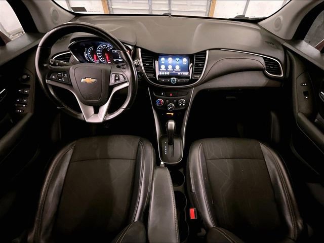 Used 2020 Chevrolet Trax LT w/ LT Convenience Package AWD/4WD image 14