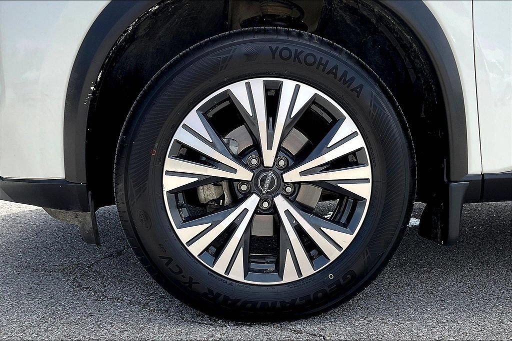Used 2022 Nissan Rogue SV FWD image 31