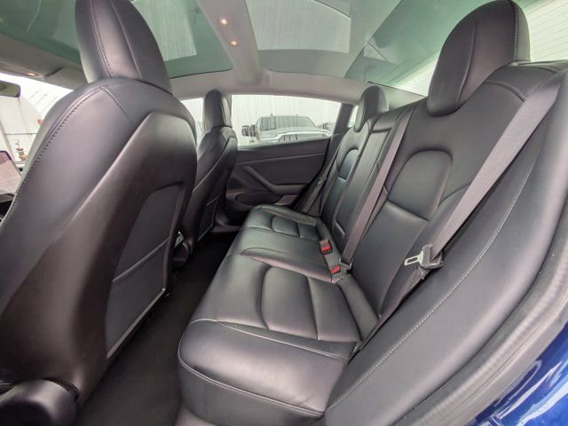 Used 2020 Tesla Model 3 Standard Range Plus image 12