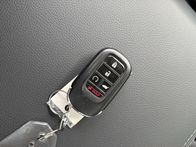 Used 2023 Honda Pilot Elite image 25