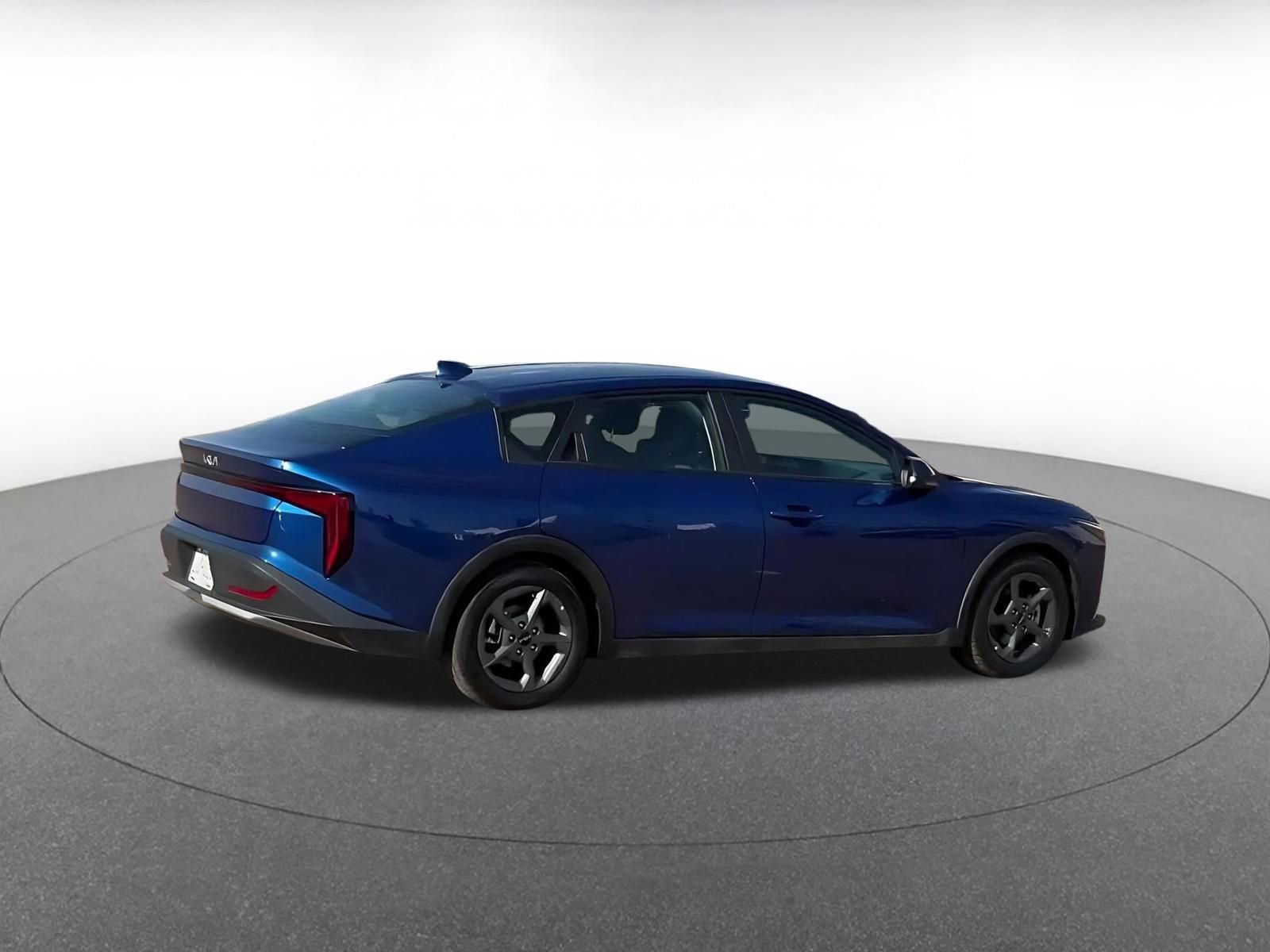 Used 2025 Kia K4 LXS image 15