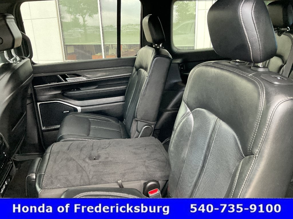 Used 2024 Jeep Wagoneer Series II w/ Flexible Seating Group AWD/4WD image 33