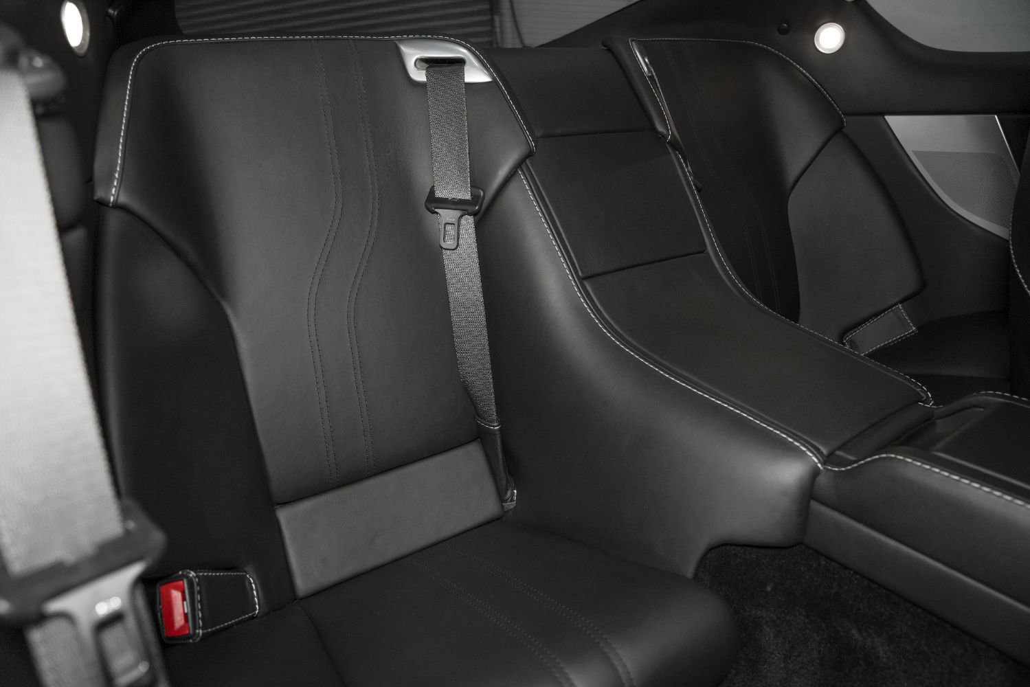 Used 2010 Aston Martin DBS Coupe image 32