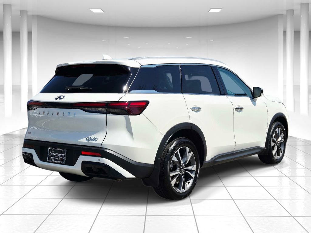 Used 2025 INFINITI QX60 Luxe w/ Vision Package AWD/4WD image 3