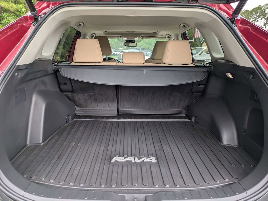 Used 2023 Toyota RAV4 XLE w/ Convenience Package FWD image 13