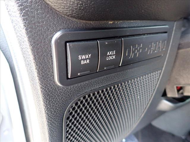 Used 2016 Jeep Wrangler Unlimited Rubicon w/ Connectivity Group AWD/4WD image 13