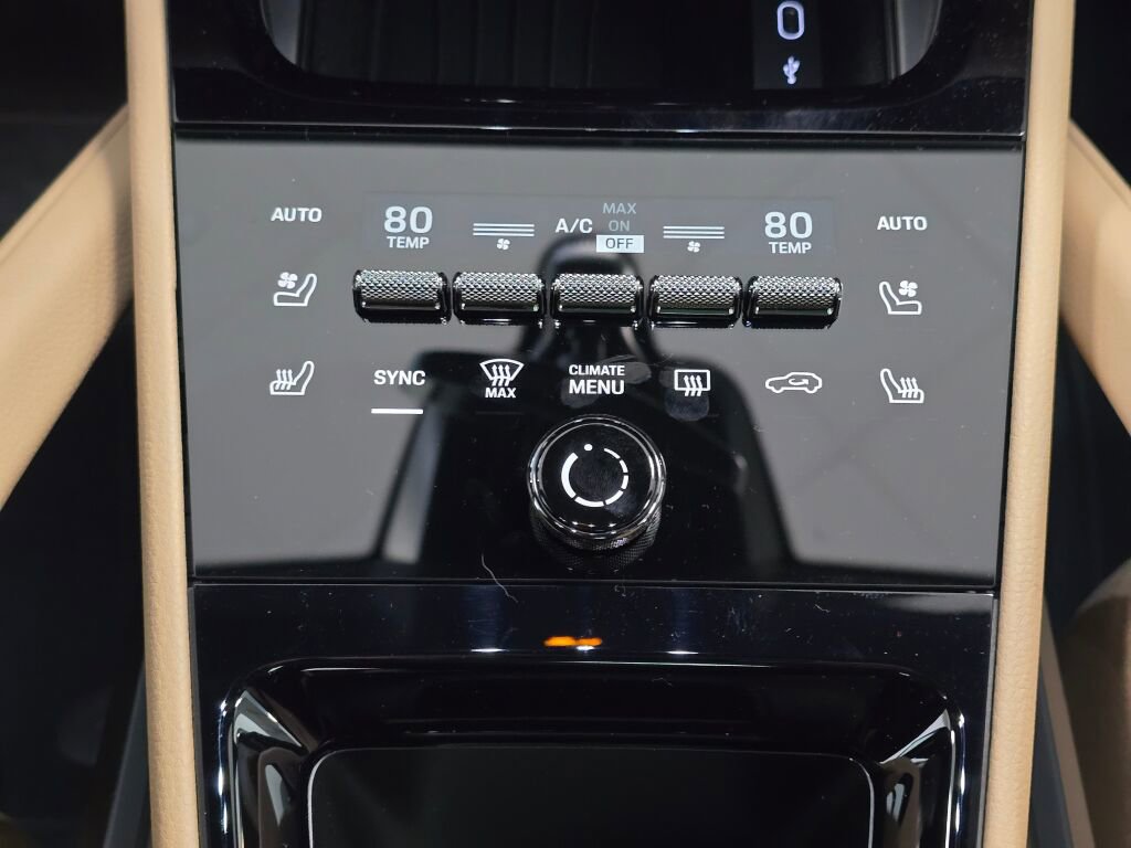 New 2026 Porsche Cayenne image 17