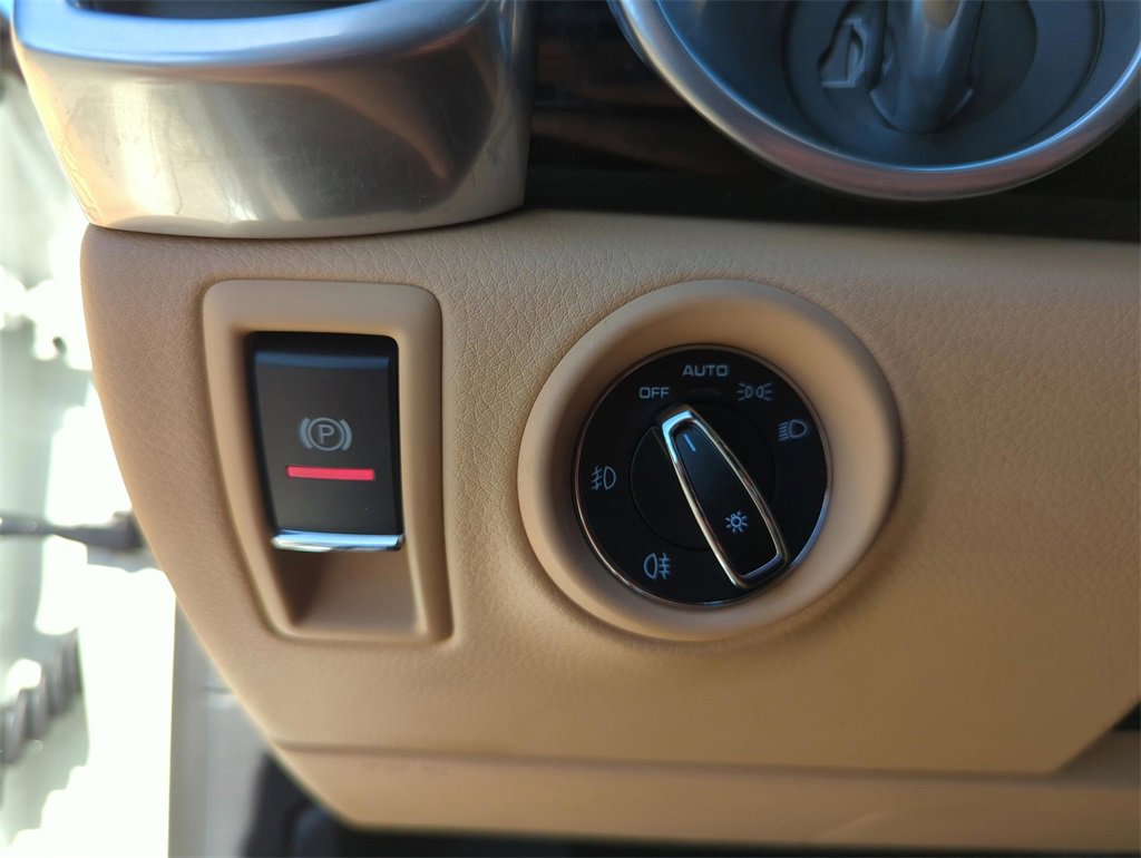 Used 2017 Porsche Cayenne S Platinum image 30