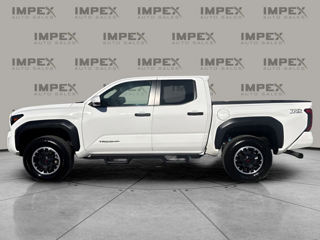 Used 2024 Toyota Tacoma TRD Off-Road image 2