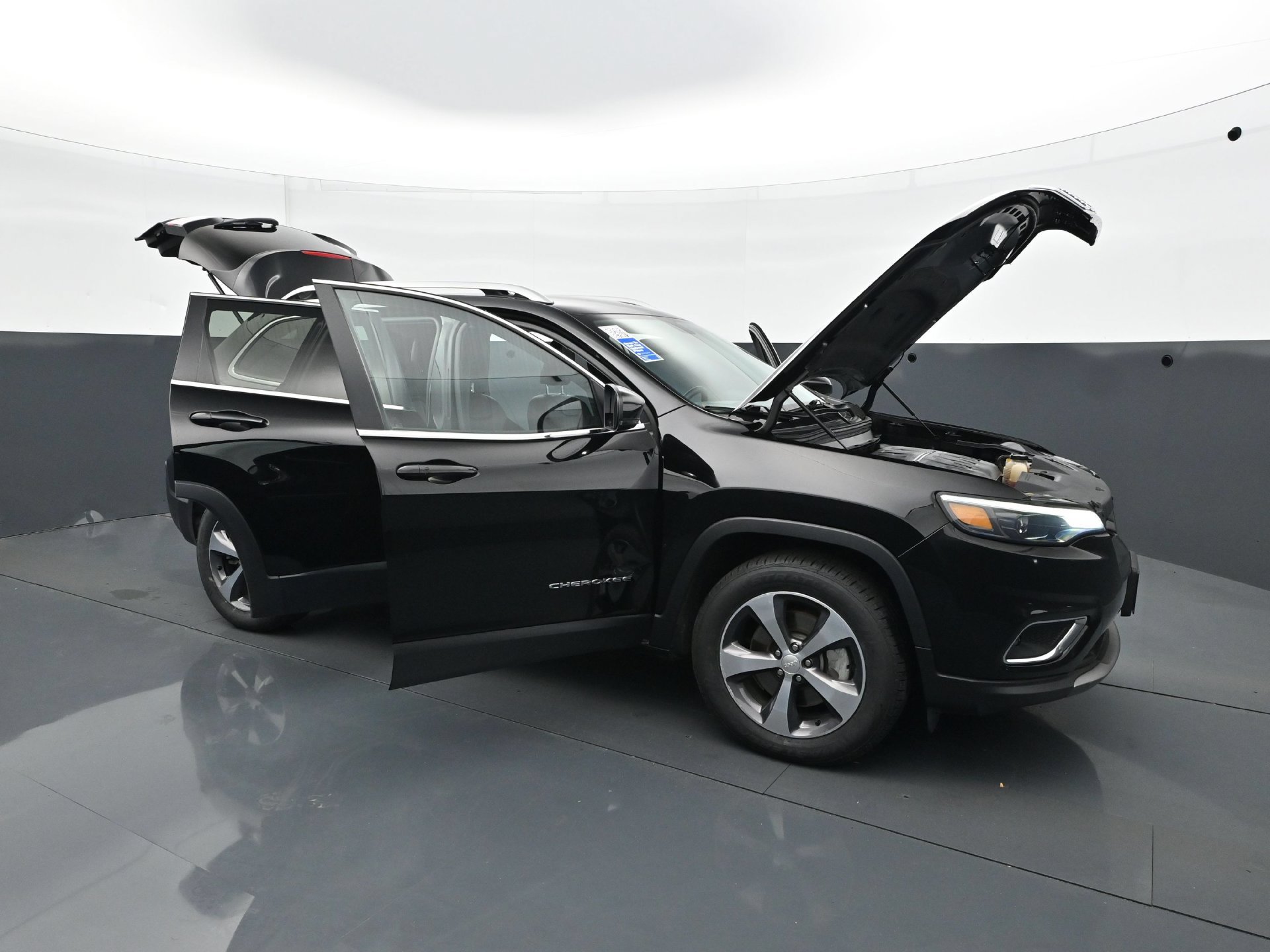 Used 2019 Jeep Cherokee Limited w/ Trailer Tow Group AWD/4WD image 36