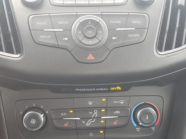 Used 2017 Ford Focus SE w/ Cold Weather Package FWD image 27