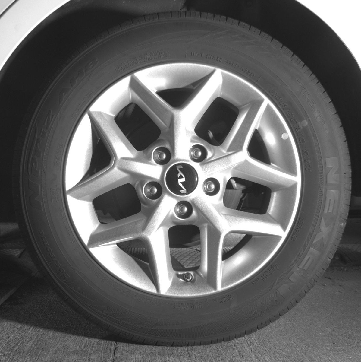 Used 2025 Kia Soul LX w/ LX Technology Package FWD image 14
