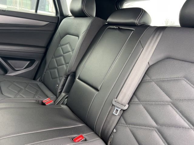 Used 2025 Volkswagen Atlas Cross Sport SE image 30