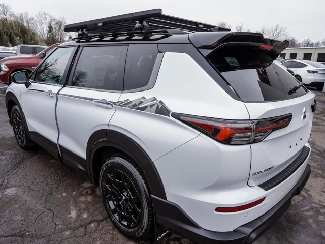 New 2026 Mitsubishi Outlander Trail Edition image 4