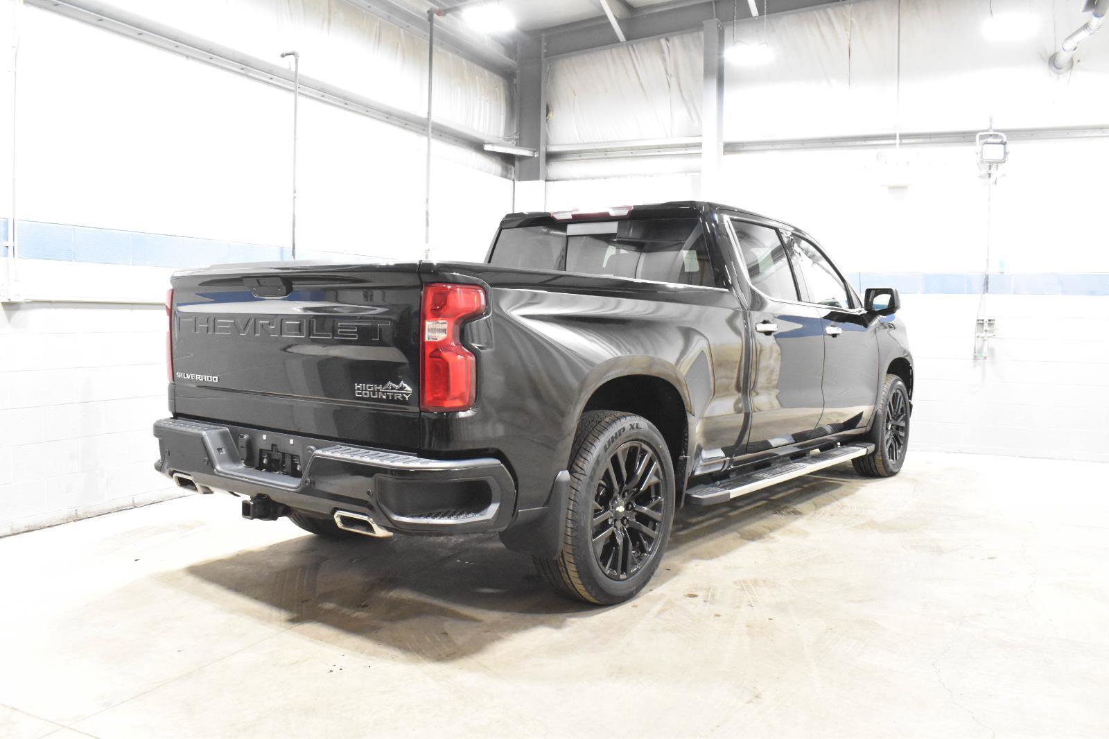 Used 2020 Chevrolet Silverado 1500 High Country image 29