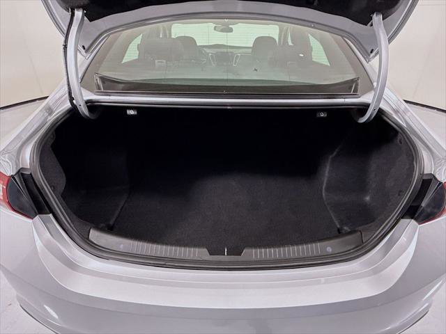 Used 2022 Chevrolet Malibu LT image 28