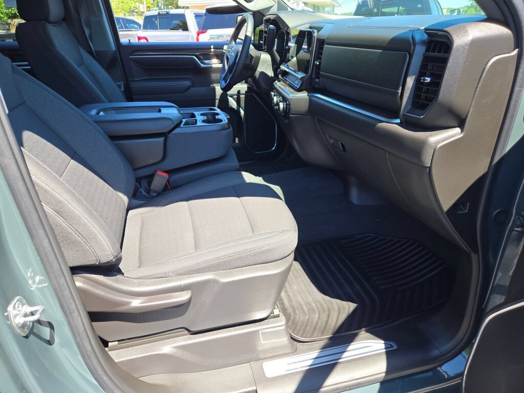 Certified 2025 Chevrolet Silverado 1500 LT AWD/4WD image 14