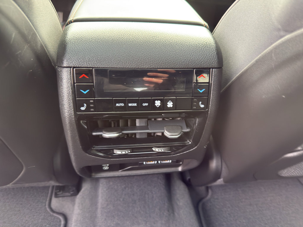 Used 2022 Jeep Grand Cherokee L Summit w/ Advanced Protech Group IV AWD/4WD image 33