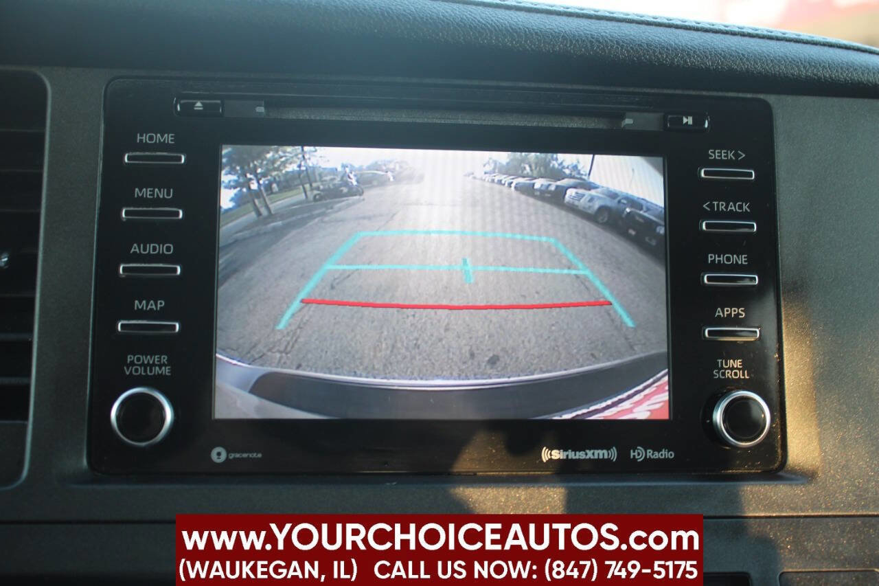 Used 2018 Toyota Sienna XLE w/ XLE Navigation Package FWD image 29