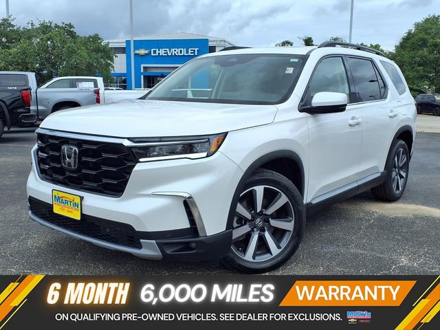 Used 2025 Honda Pilot Touring image 1