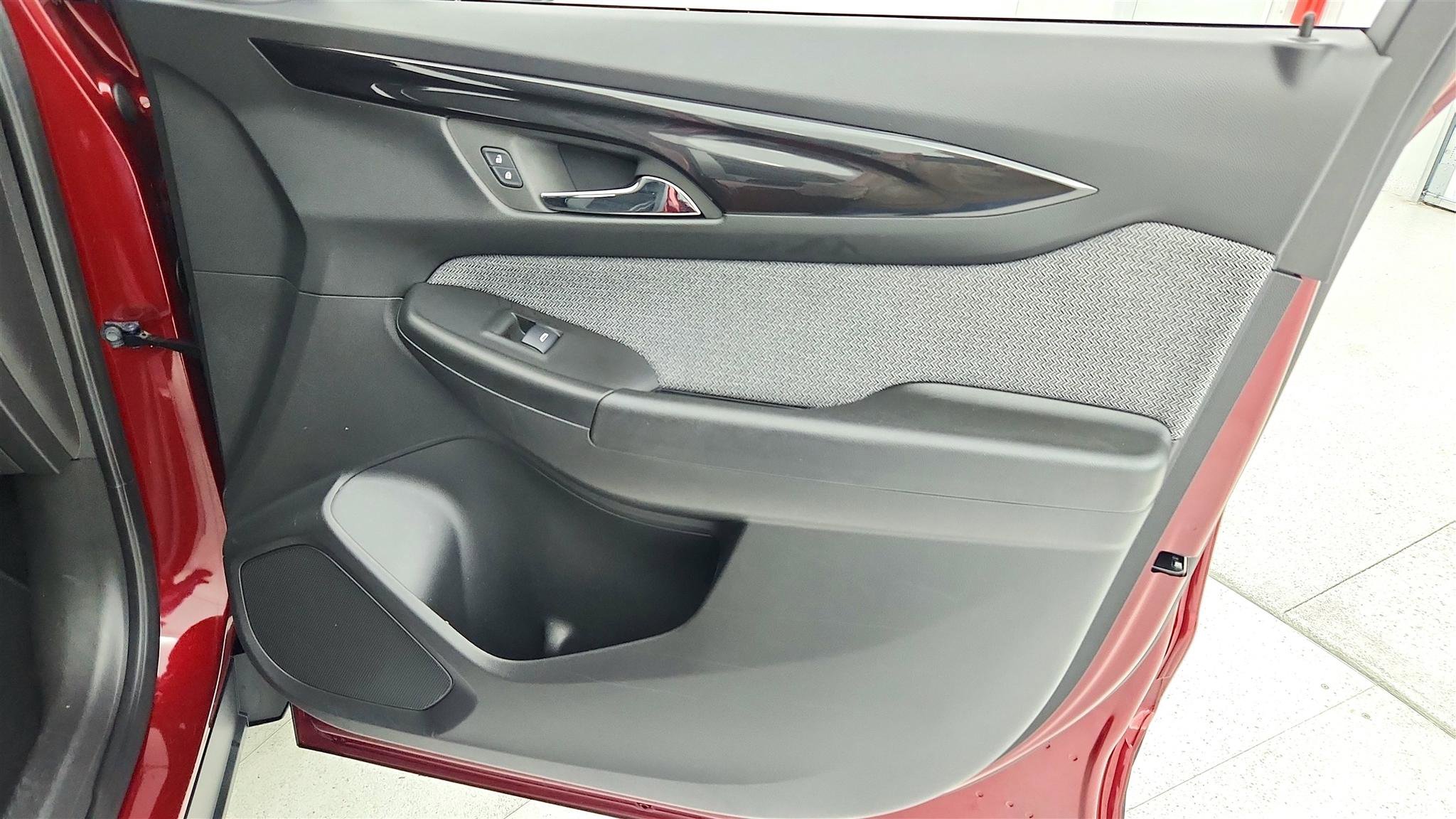 Used 2025 Chevrolet TrailBlazer LT image 40