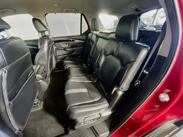 Used 2025 Honda Pilot EX-L image 27