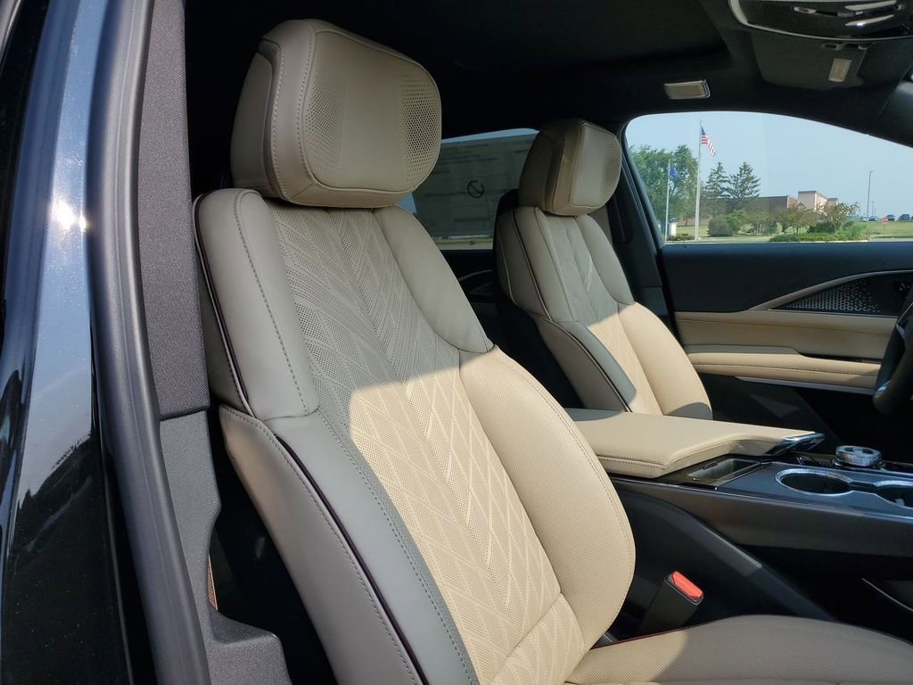 New 2026 Cadillac Lyriq V w/ Exterior Carbon Fiber Package image 30