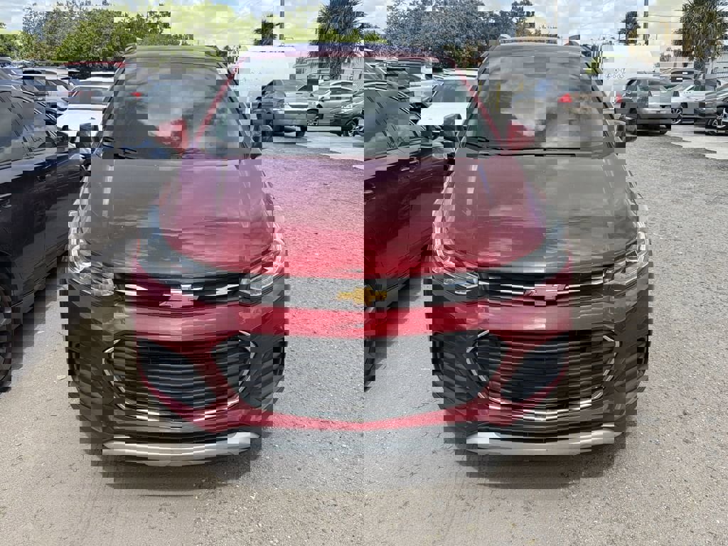 Used 2019 Chevrolet Trax LT w/ Driver Confidence Package image 2