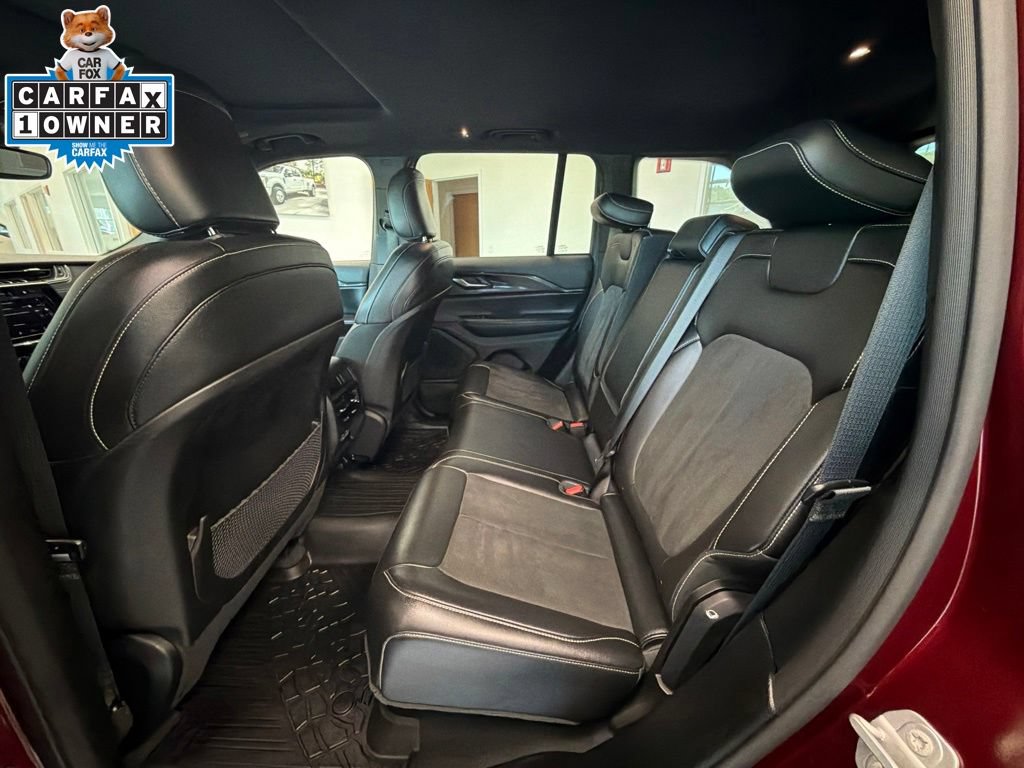 Used 2023 Jeep Grand Cherokee Altitude AWD/4WD image 10