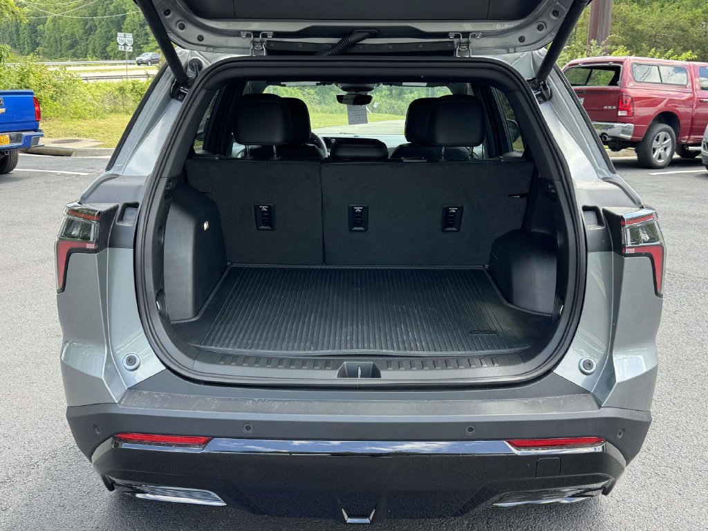 New 2026 Chevrolet Equinox RS w/ Safety and Technology Package FWD image 16
